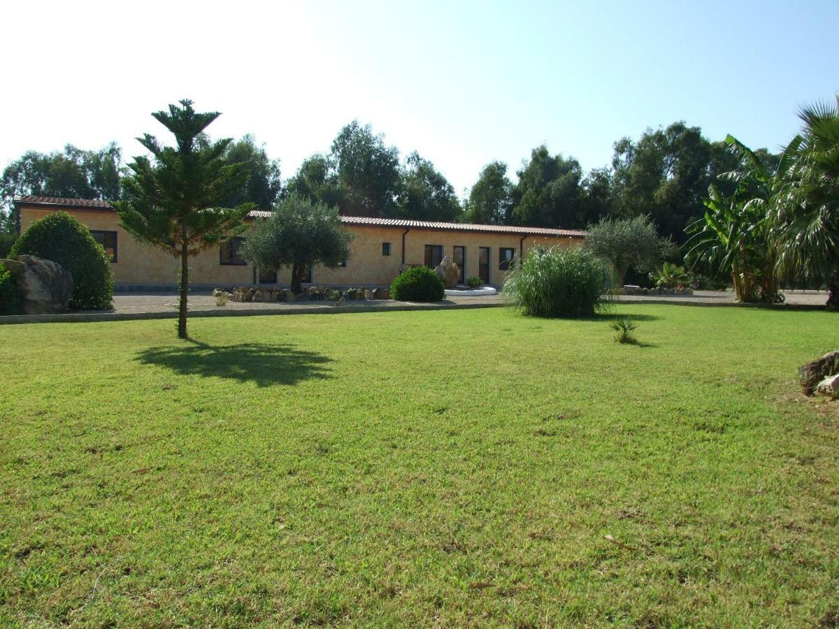 Agriturismo Corallo Santa Maria la Palma Buitenkant foto