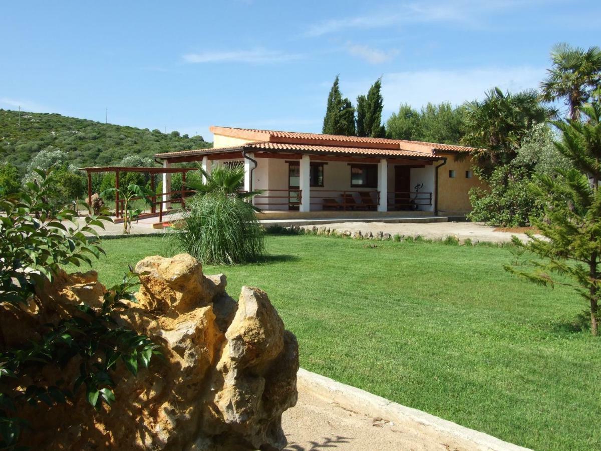 Agriturismo Corallo Santa Maria la Palma Buitenkant foto